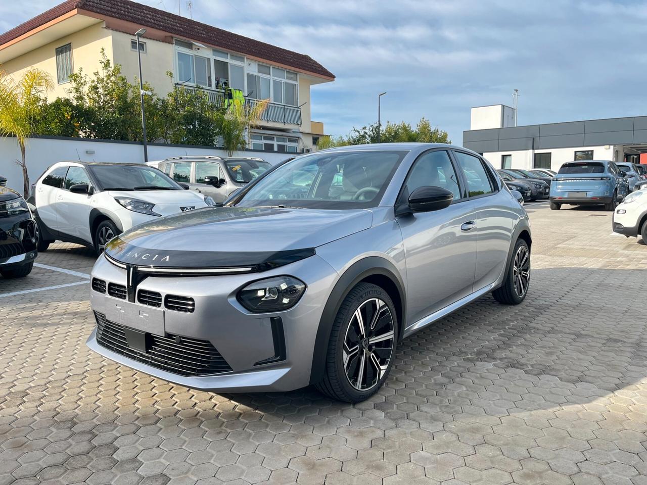 Lancia Ypsilon 1.2 100cv Hybrid e-DCT Automatic Km0