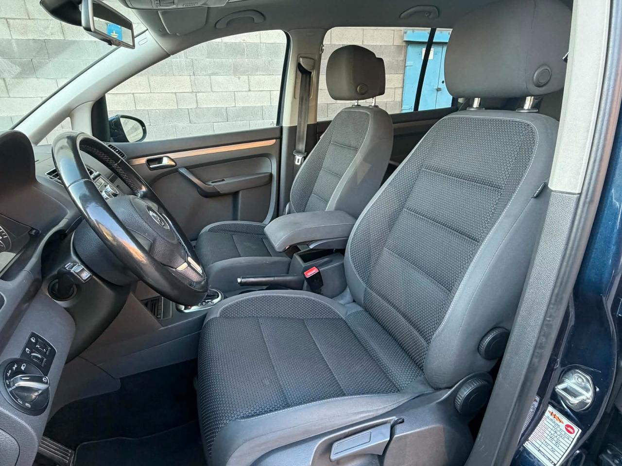 VW Touran 1.6 TDI DSG-7POSTI-U.Prop-GARANZIA-2014