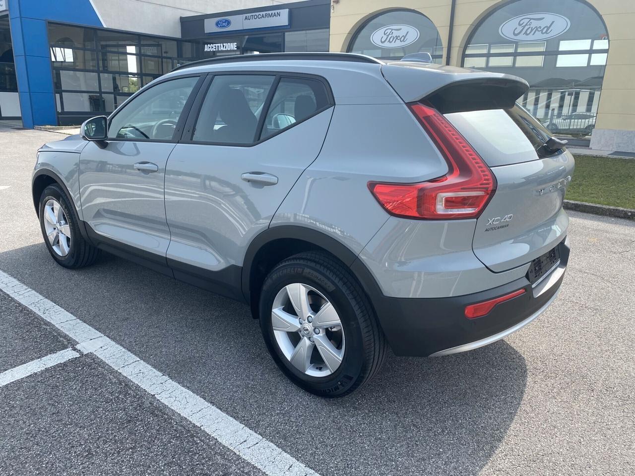 Volvo XC40 B3 (Benzina/Hybrid) Autom. Essential