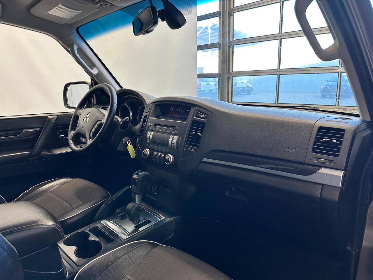 Mitsubishi Pajero 3.2 cr Instyle 200cv 3p auto