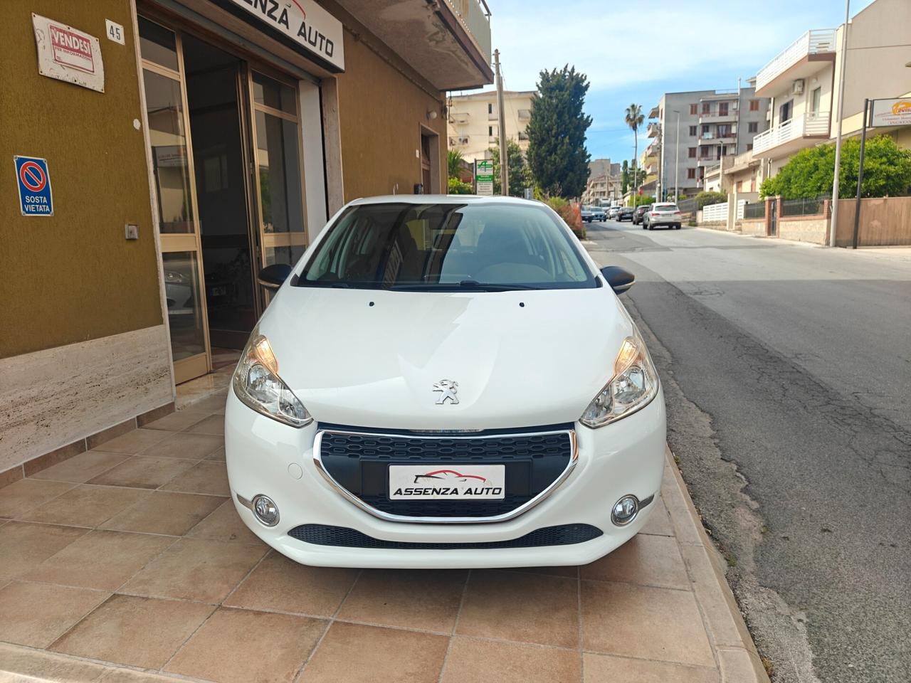 Peugeot 208 1.2 VTi Active Ok neop