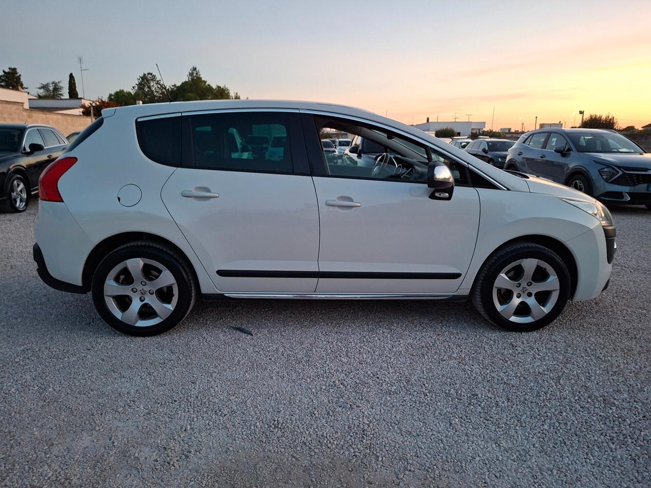 PEUGEOT 3008 ALLURE 1.6 HDI 112cv *TETTO-GANCIO TRAINO*