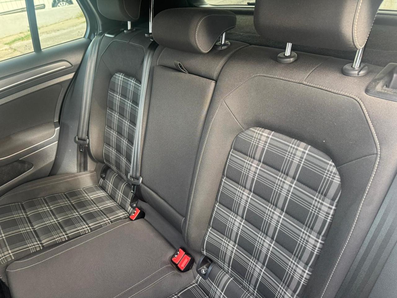 Volkswagen Golf 7.5 GTD 2.0 TDI 5p. Garanzia