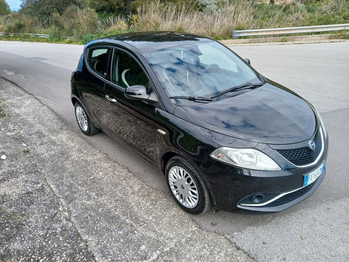 Lancia Ypsilon 1.2 Gold 5 Posti
