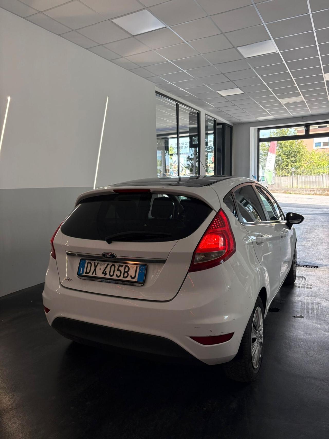 Ford Fiesta 1.4 5 porte Bz.- GPL Titanium