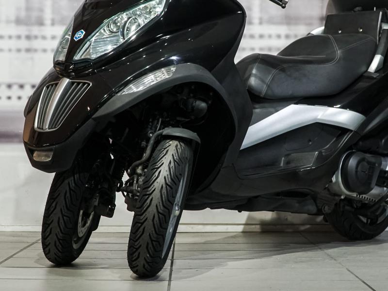 Piaggio MP3 400
