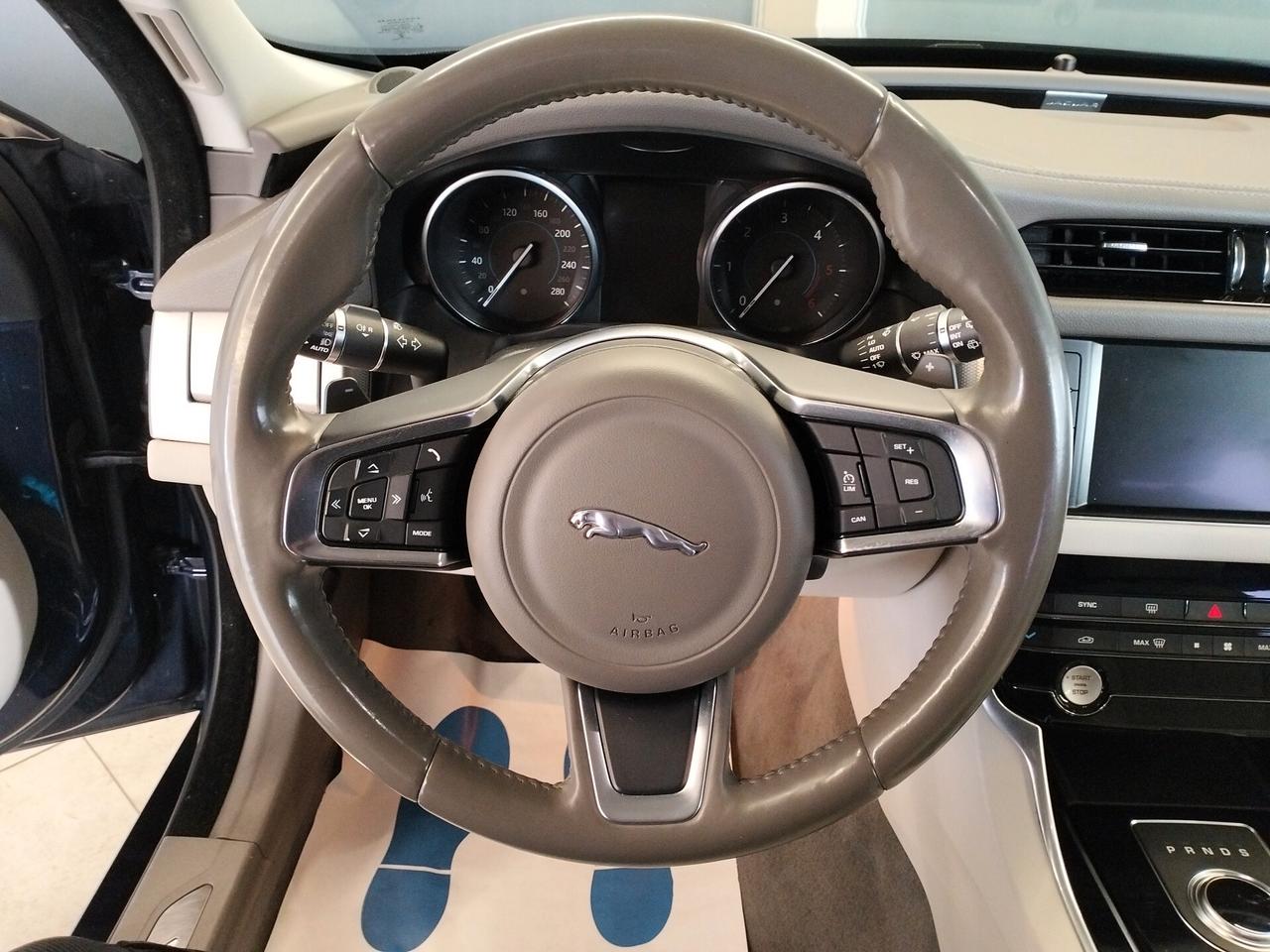 Jaguar XF Sportbrake 2.0 D 180 CV aut. Prestige - 4x4 AUTOMATICO