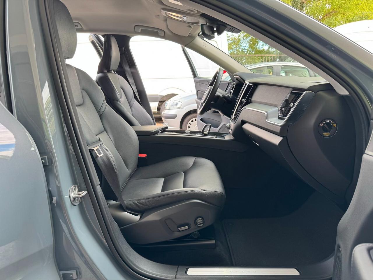 Volvo XC60 2.0b4 MomentumPro AWD GEARTRONIC GAR24M