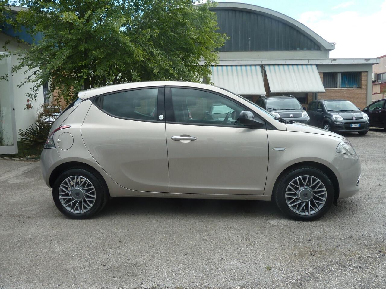 Lancia Ypsilon 1.2 69 CV 5p. GPL OK Neopatentati