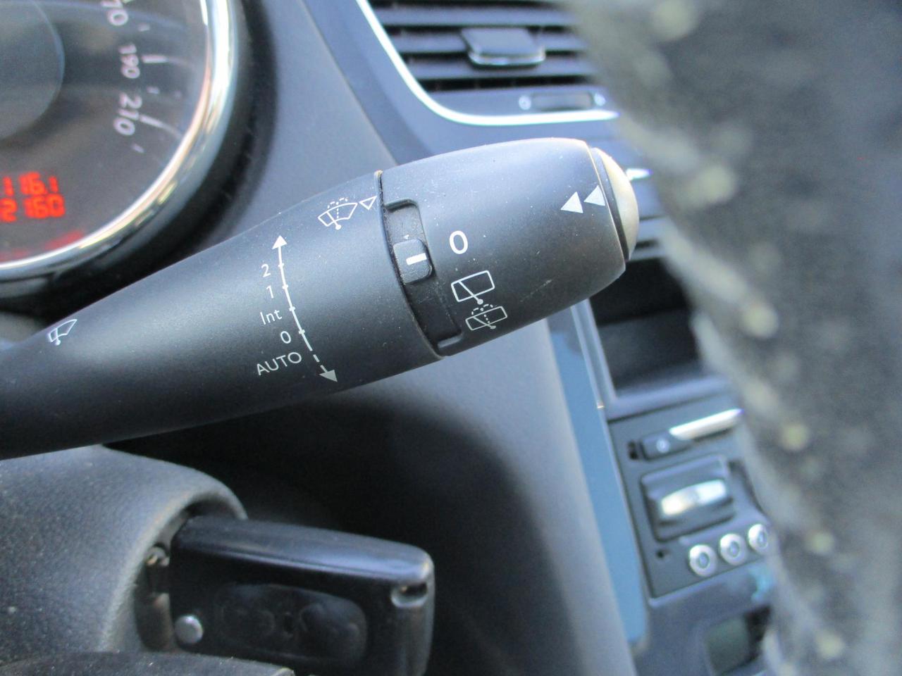 Peugeot 5008 5008 1.6 hdi 8v Business 115cv TETTO/Navi/7 Posti