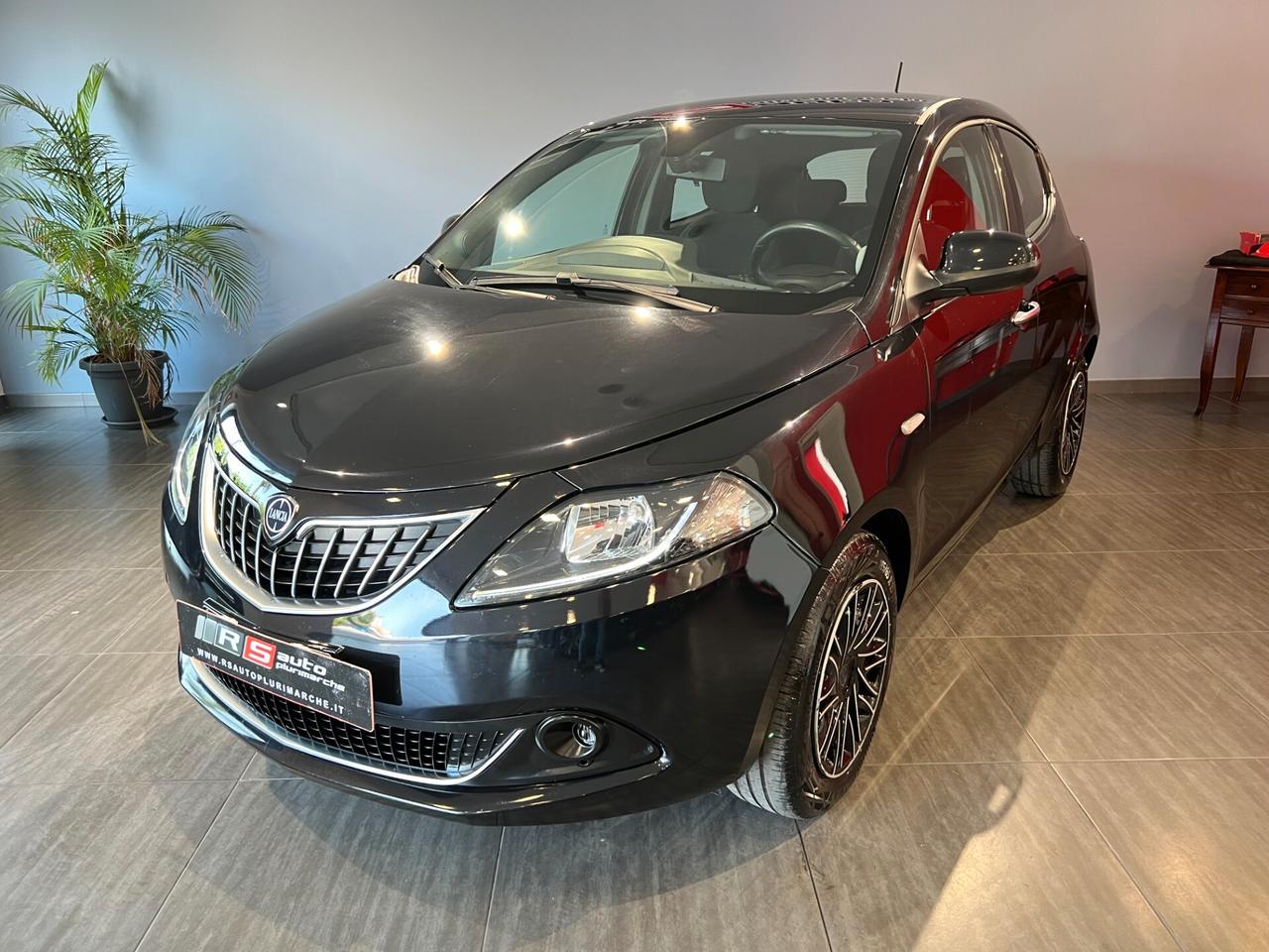 Lancia Ypsilon 1.0 FireFly 5 porte S&S Hybrid Gold