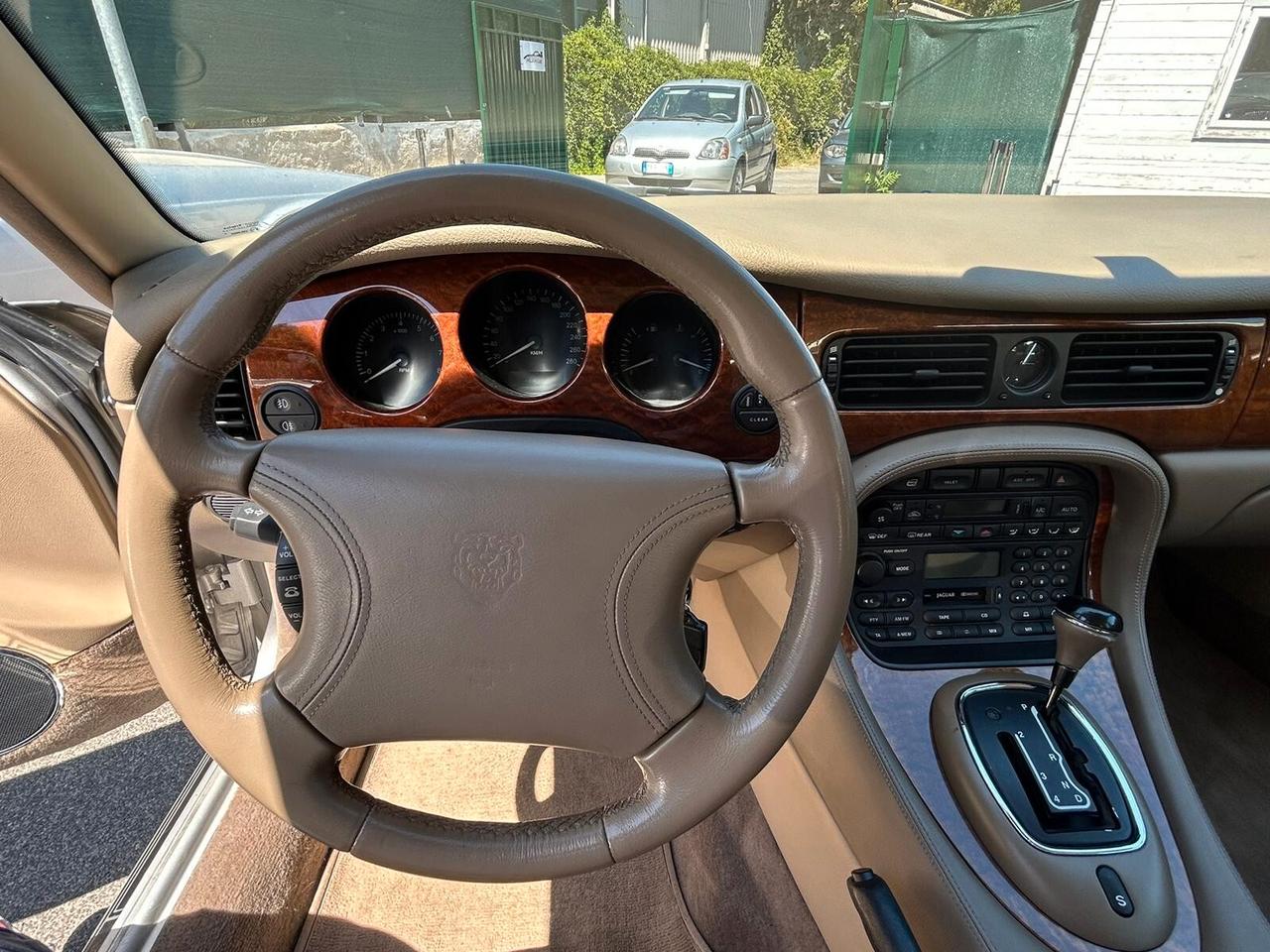 Jaguar XJ XJ8 3.2 cat