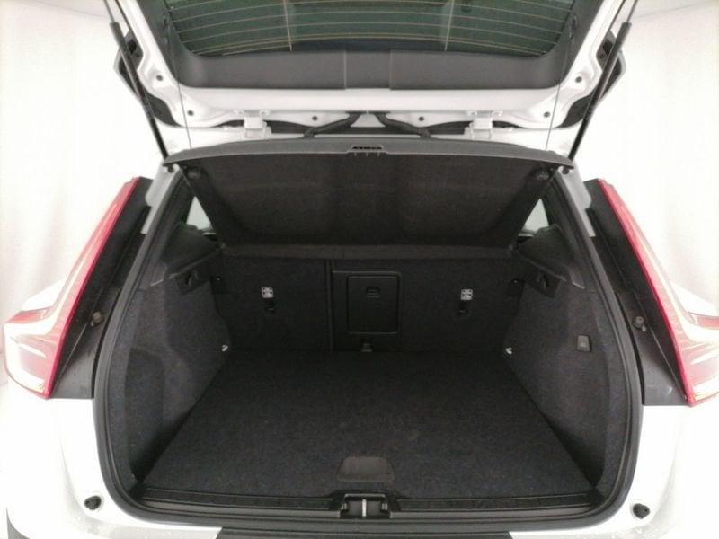 Volvo XC40 1.5 t2 Momentum auto my21