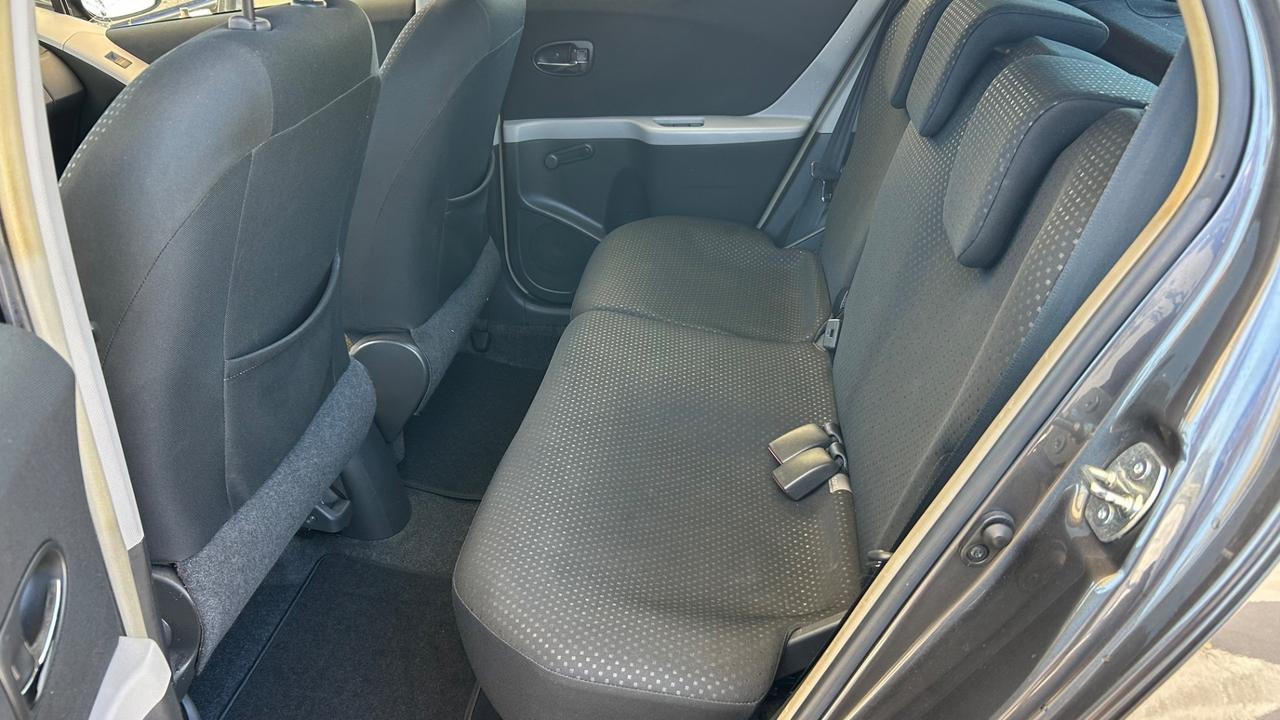 TOYOTA YARIS 1.0 5 P sol.