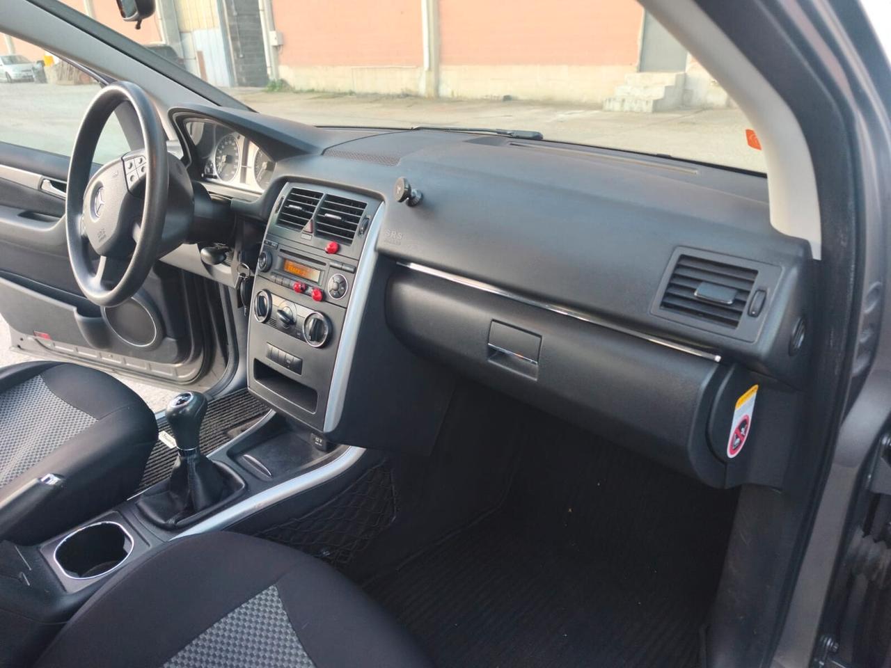 Mercedes-benz B 180 2010----1.7 Benzina