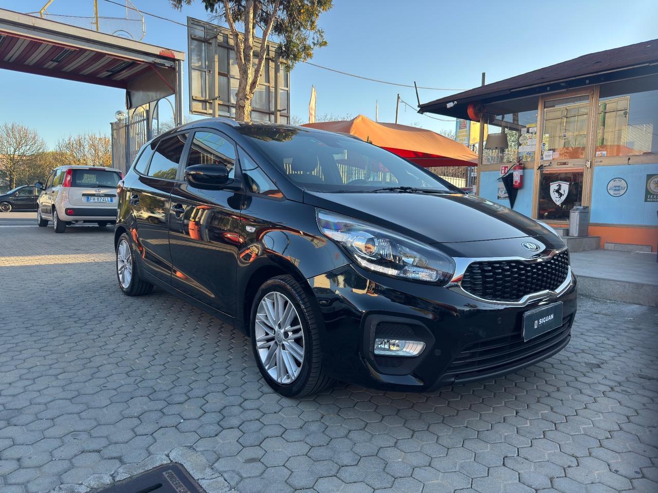 Kia Carens 1.7 CRDi 7 POSTI ADATTA A NEOPATENTATI 115 CV Class