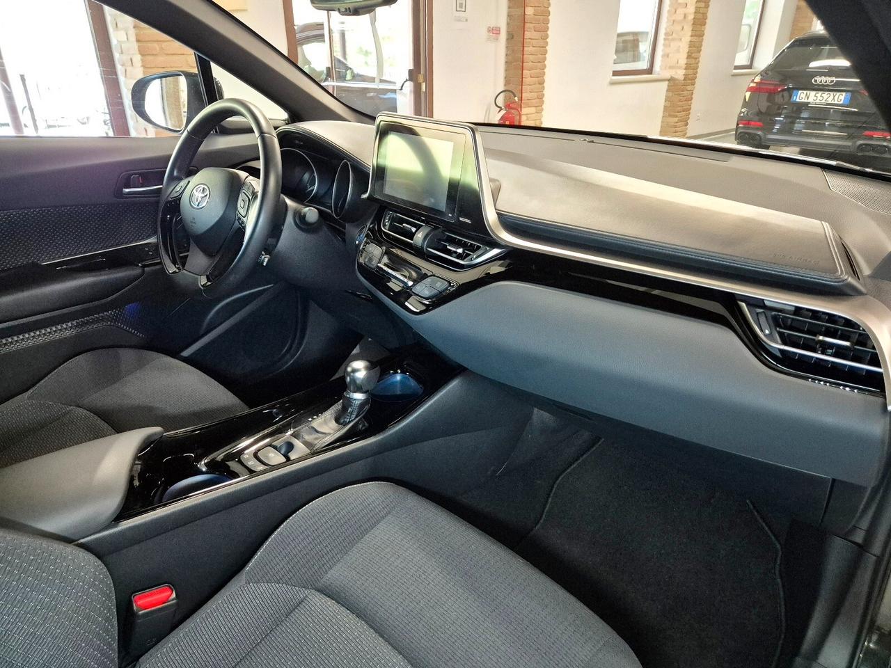 Toyota C-HR 1.8 Hybrid E-CVT Trend