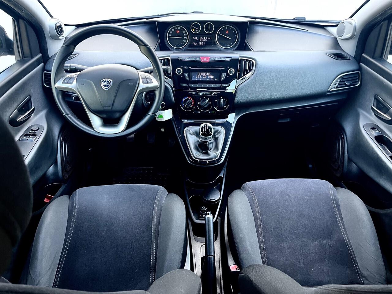 Lancia Ypsilon 1.2 69 CV 5 porte Platinum