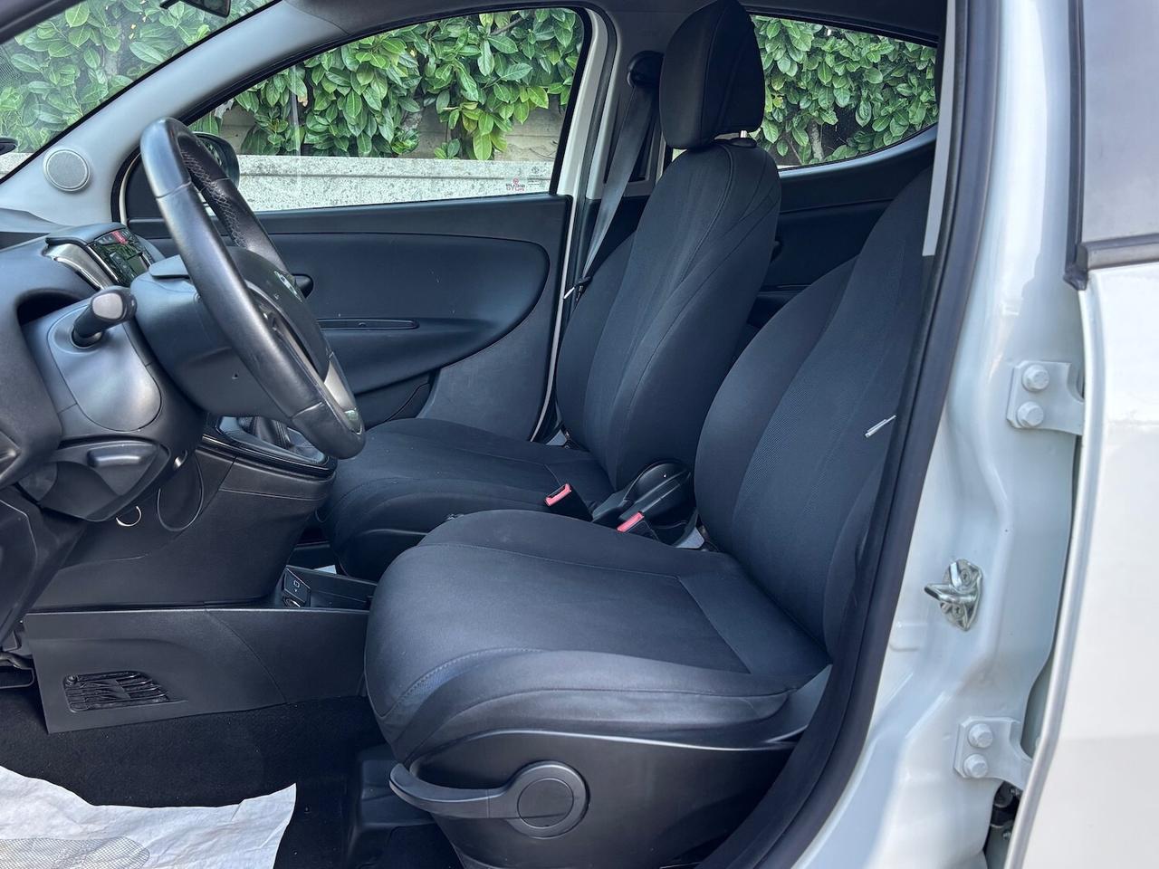 Lancia Ypsilon 1.2 69 CV 5 porte S&S Gold