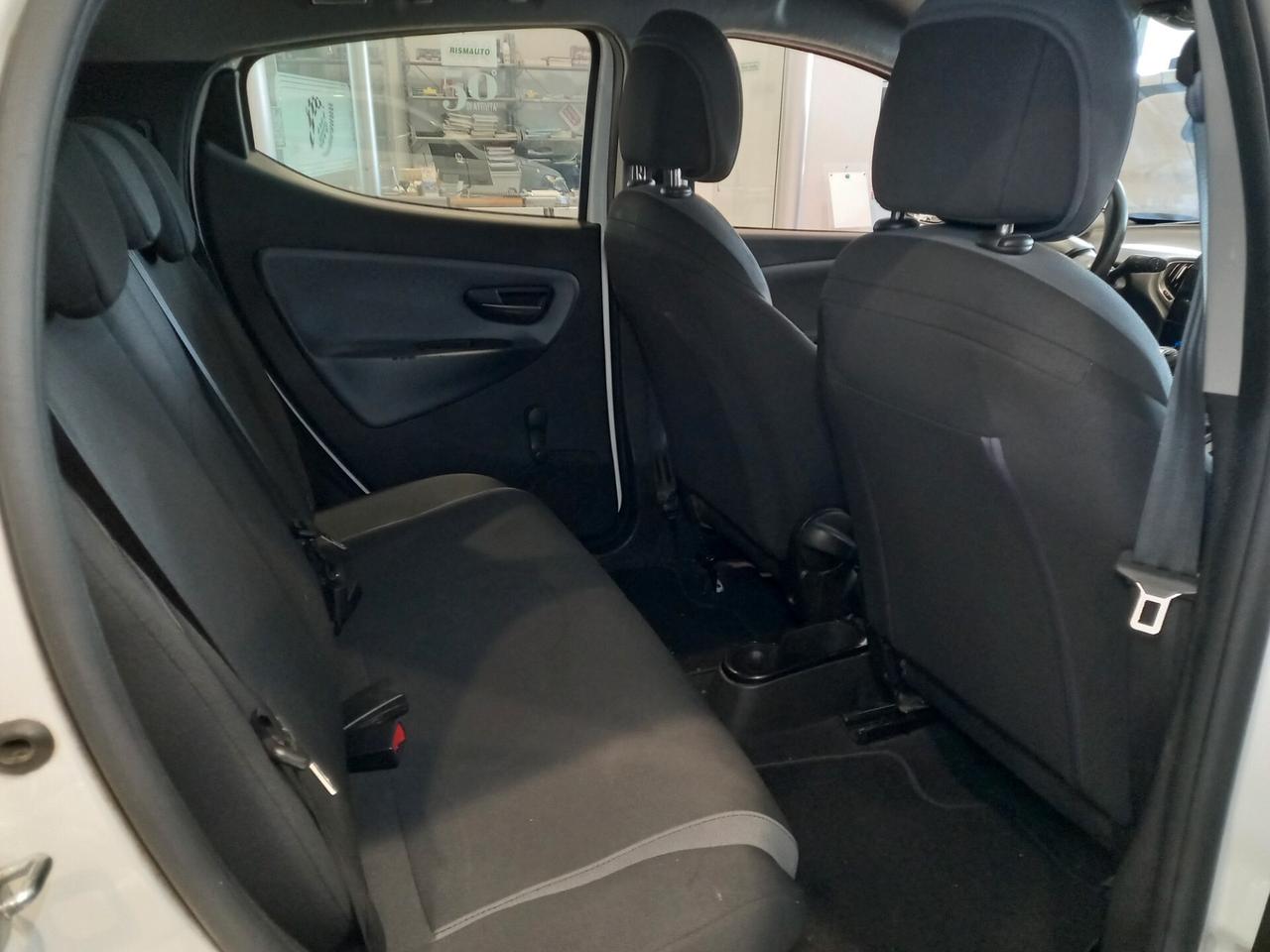 Lancia Ypsilon 1.2 69 CV 5 porte Silver