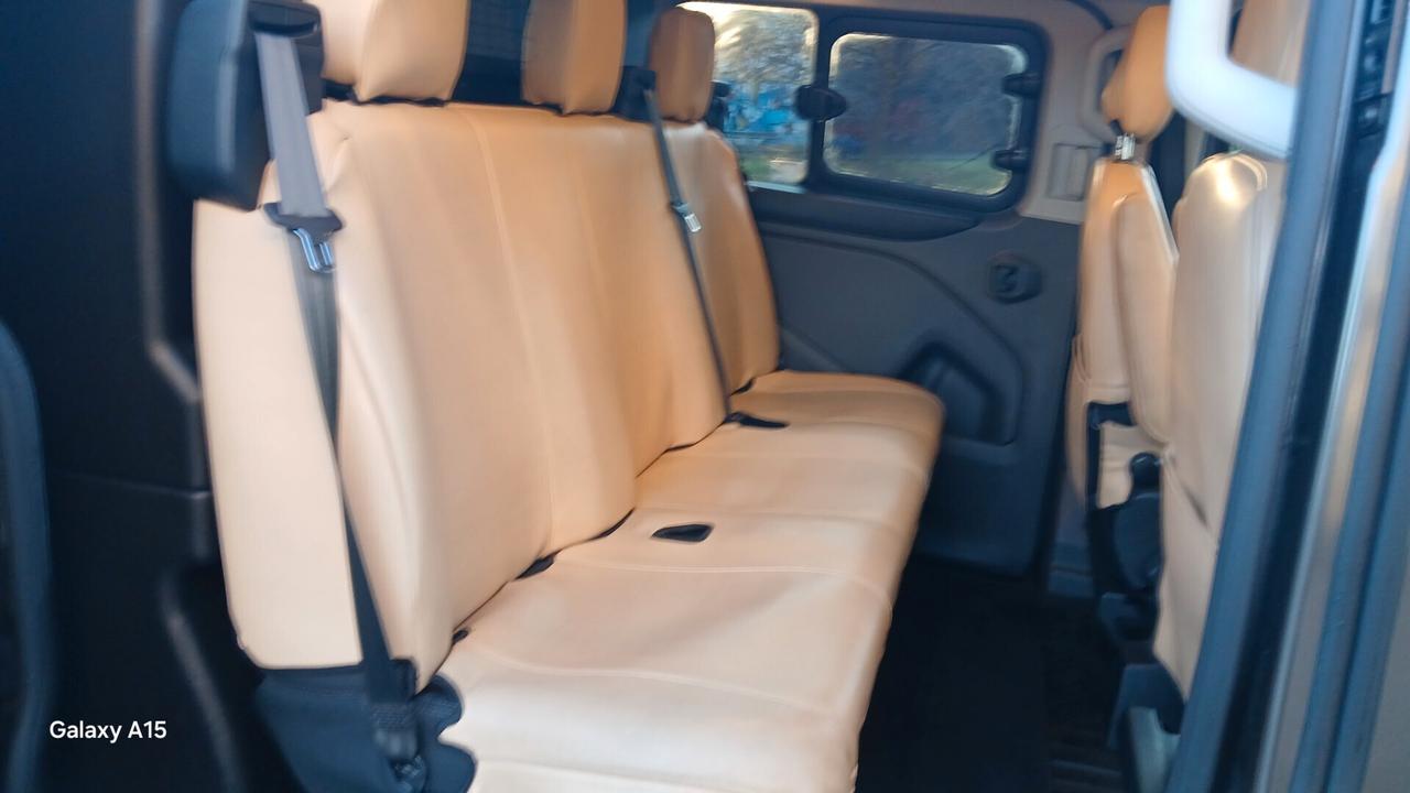 Ford Transit CUSTOM 5 POSTI TITANIUM