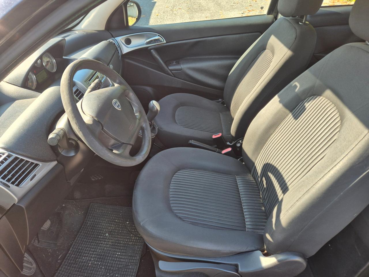 Lancia Ypsilon 1.3 MJT 75 CV Diva