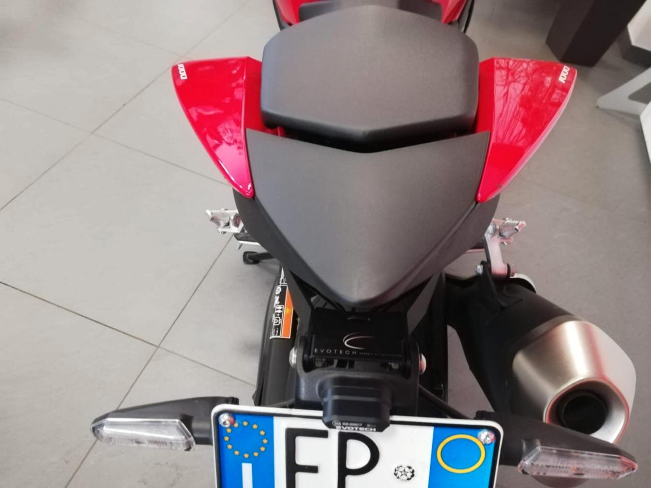 Honda CB 1000 HORNET- 2025 - 1903 KM