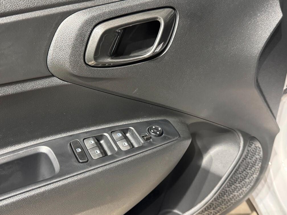 Hyundai i10 1.0 mpi Connectline 63cv auto Nav App Con 15" Neop