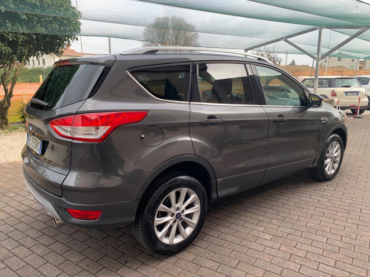 Ford Kuga 2.0 TDCI 150 CV S&S 4WD Powershift Titanium