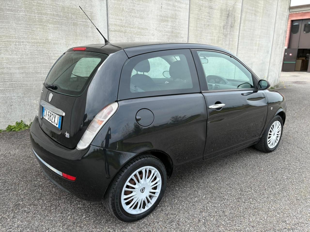 Lancia Ypsilon 1.2 Benzina 60cv NEOPATENTATI