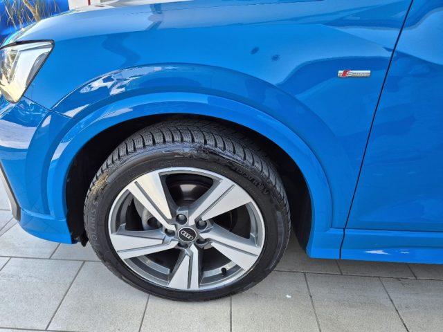 AUDI Q2 30 TDI S line Edition