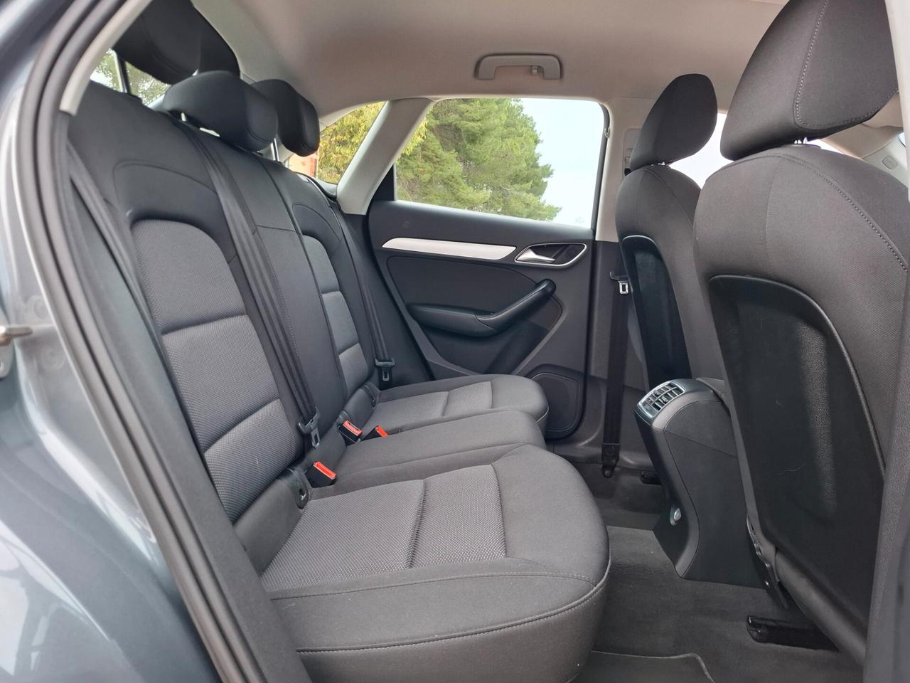 Audi Q3 S-LINE 2.0 TDI 150cv *LED-NAVY*RADAR-