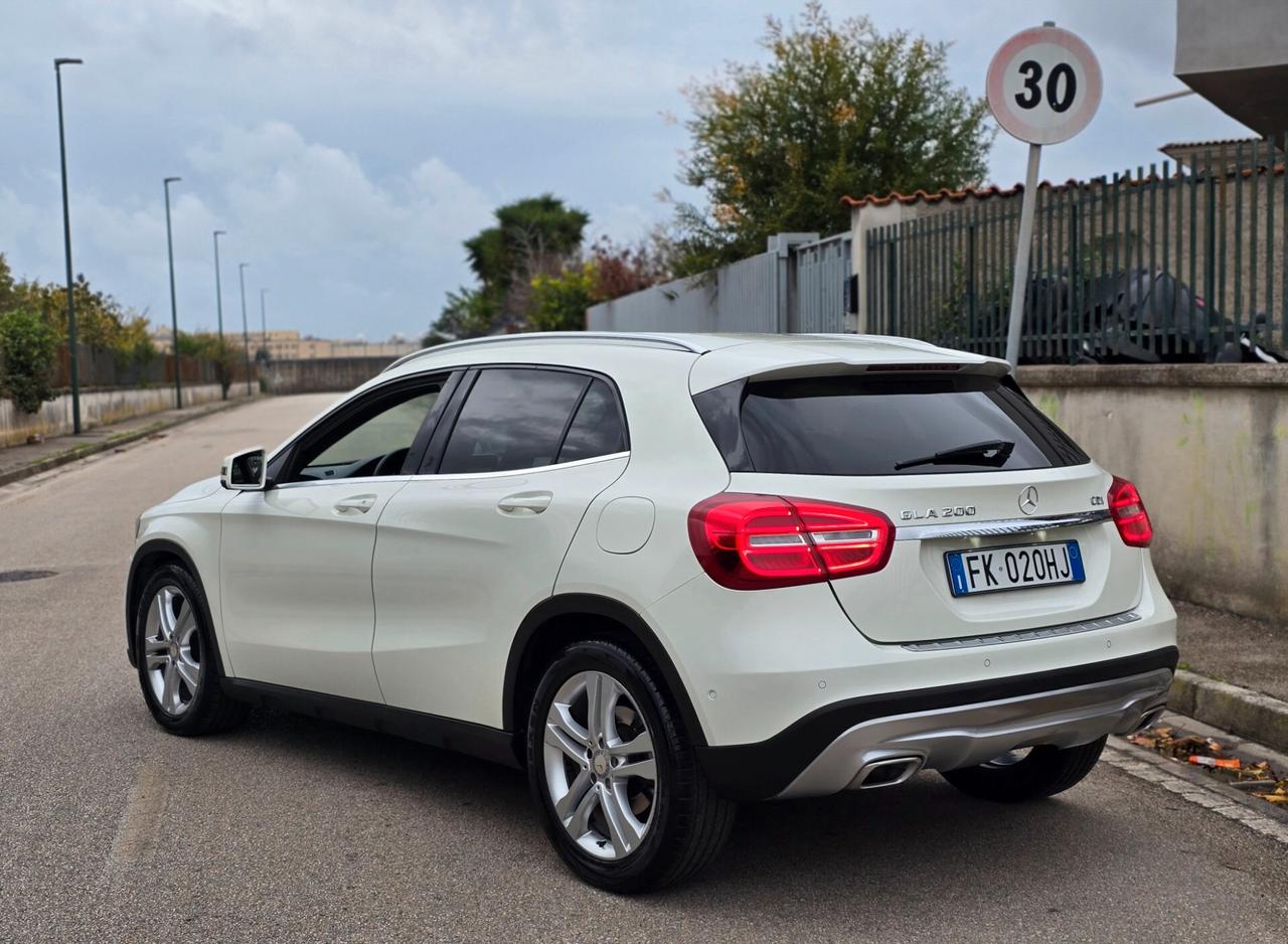 MERCEDES GLA 200 PREMIUM AUTOMATICA NUOVISSIMA