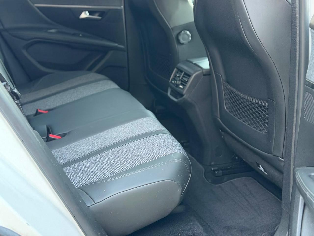 Peugeot 3008 BlueHDi 130 S&S Allure