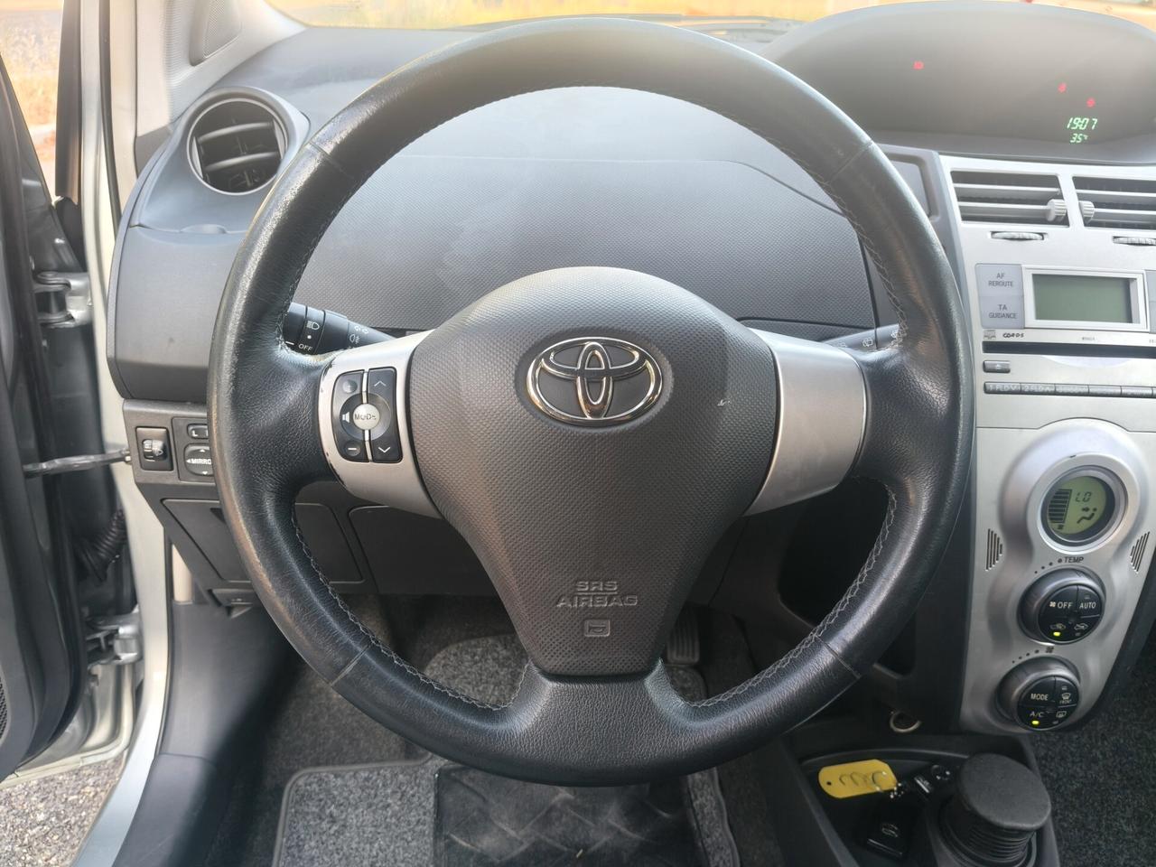 Toyota Yaris 1.3 5 porte AUTOMATICA