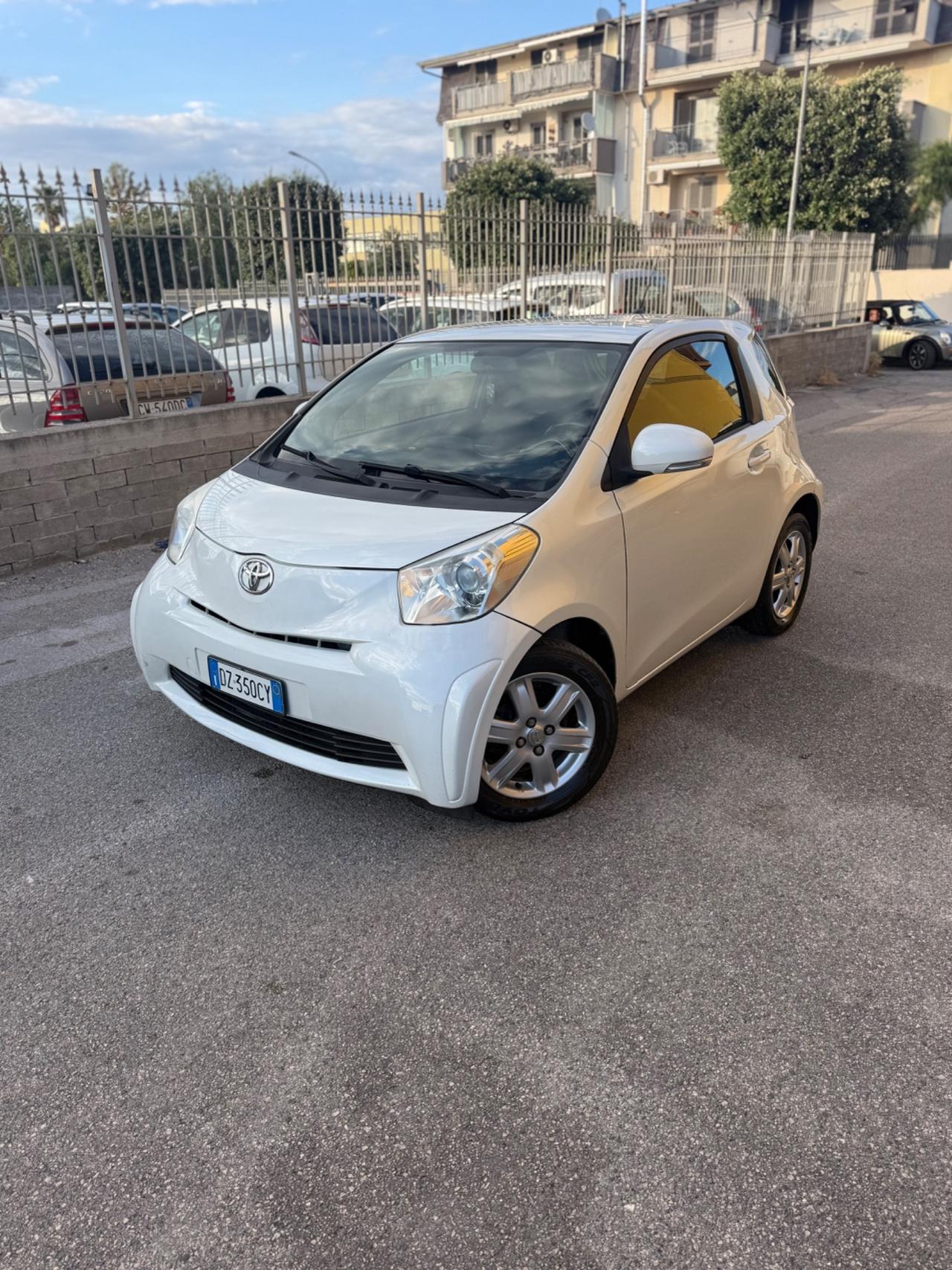 Toyota iQ 1.0 Sol