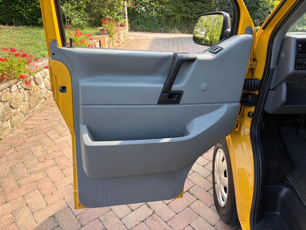 Volkswagen Transporter 2.4 D PC Furgone Vetrinato