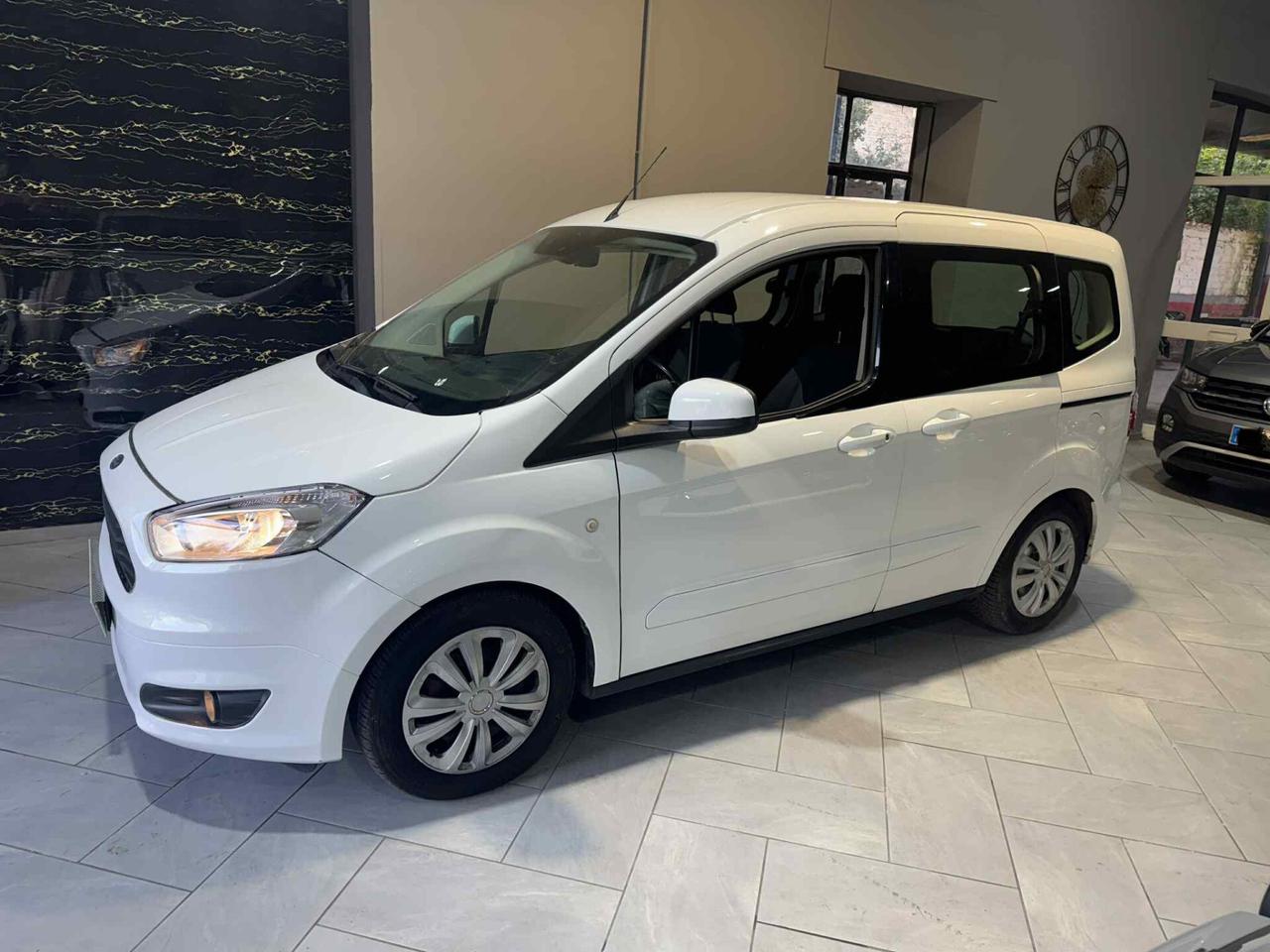 Ford Tourneo Courier 1.5 TDCI FURGONE VETRATO 5PO