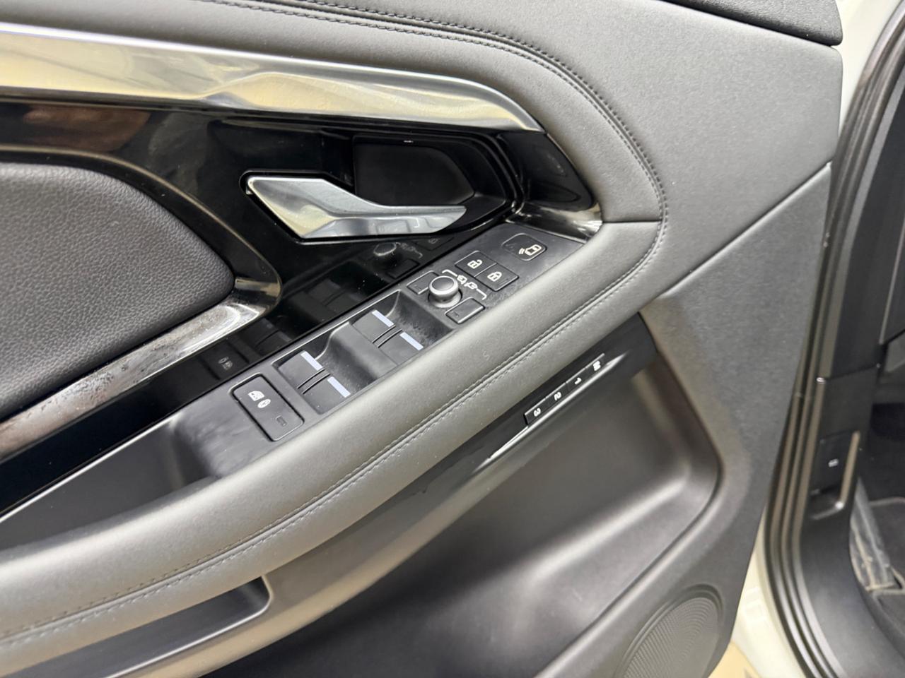 Land Rover Range Evoque 2.0 163CV R-Dynamic IPER FULL