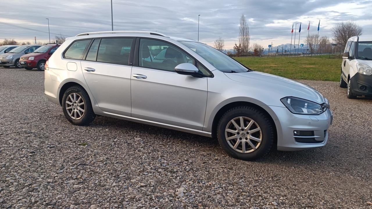 VOLKSWAGEN GOLF 1.6TDI 110CV AUTOMATICA DEL 2017