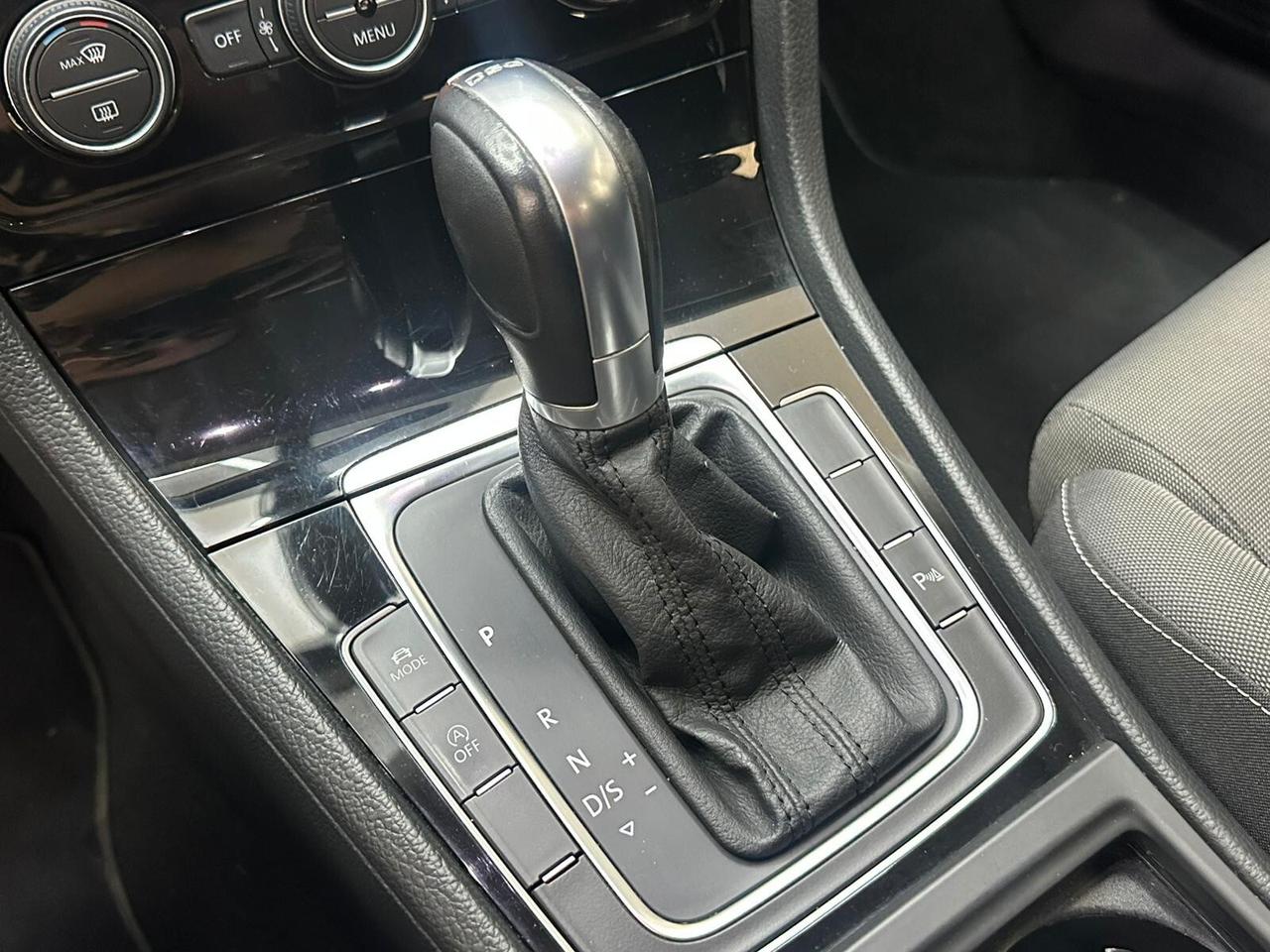 Volkswagen Golf Business 1.6 TDI DSG BlueMotion