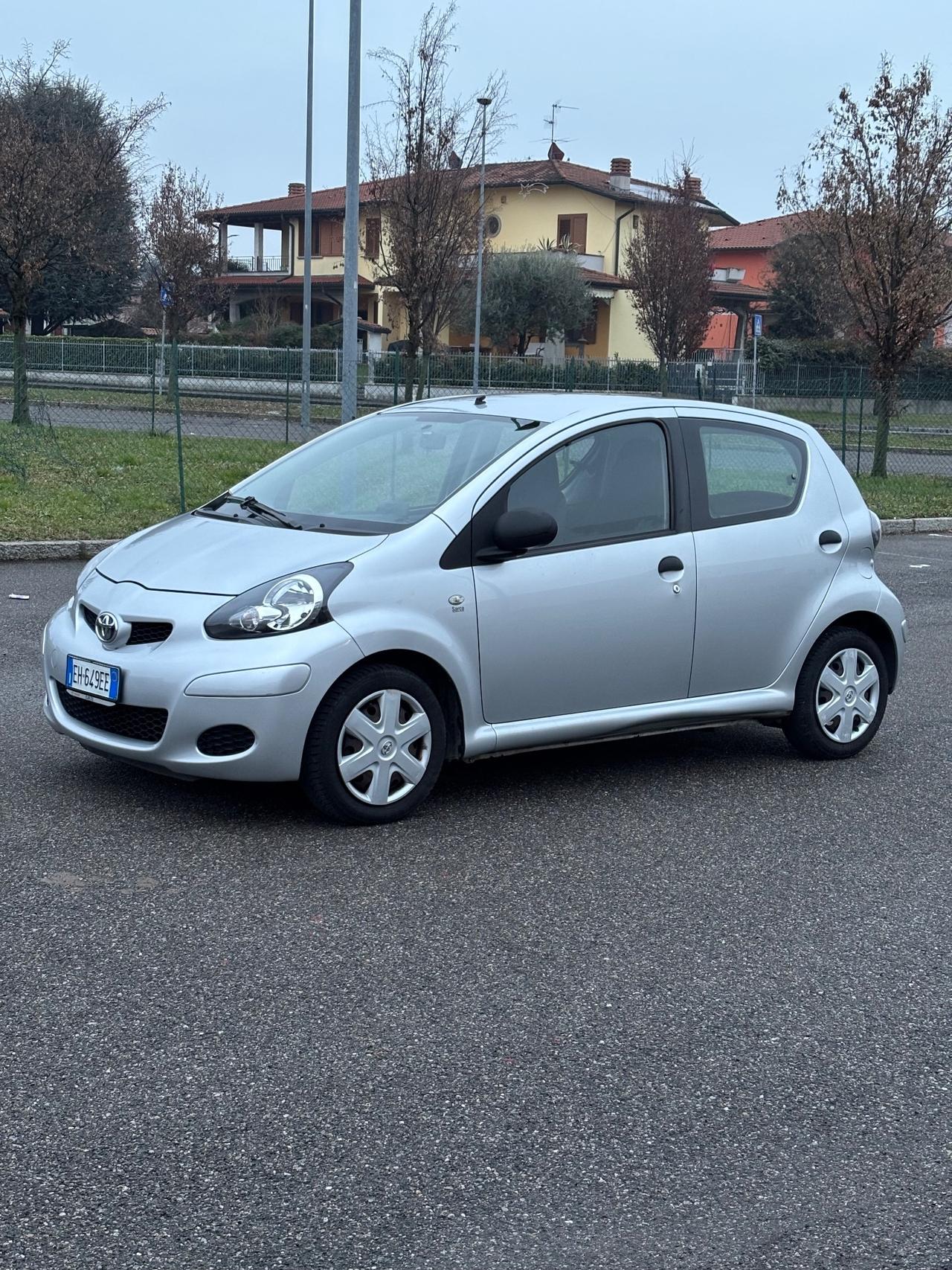 Toyota Aygo 1.0 12V VVT-i 5 porte Now Connect