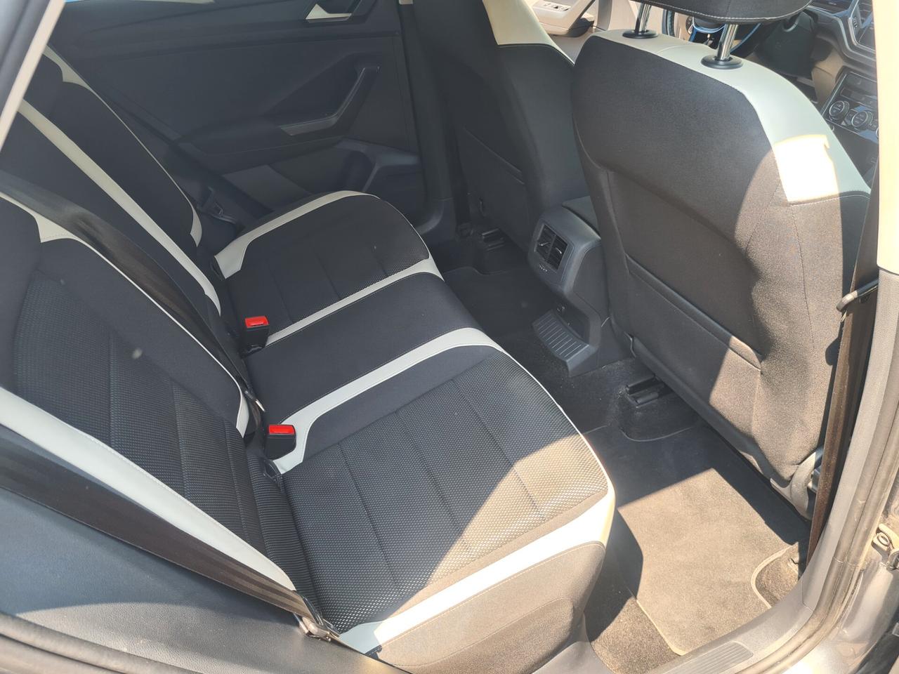 Volkswagen T-Roc 1.6 TDI SCR Advanced BlueMotion Technology