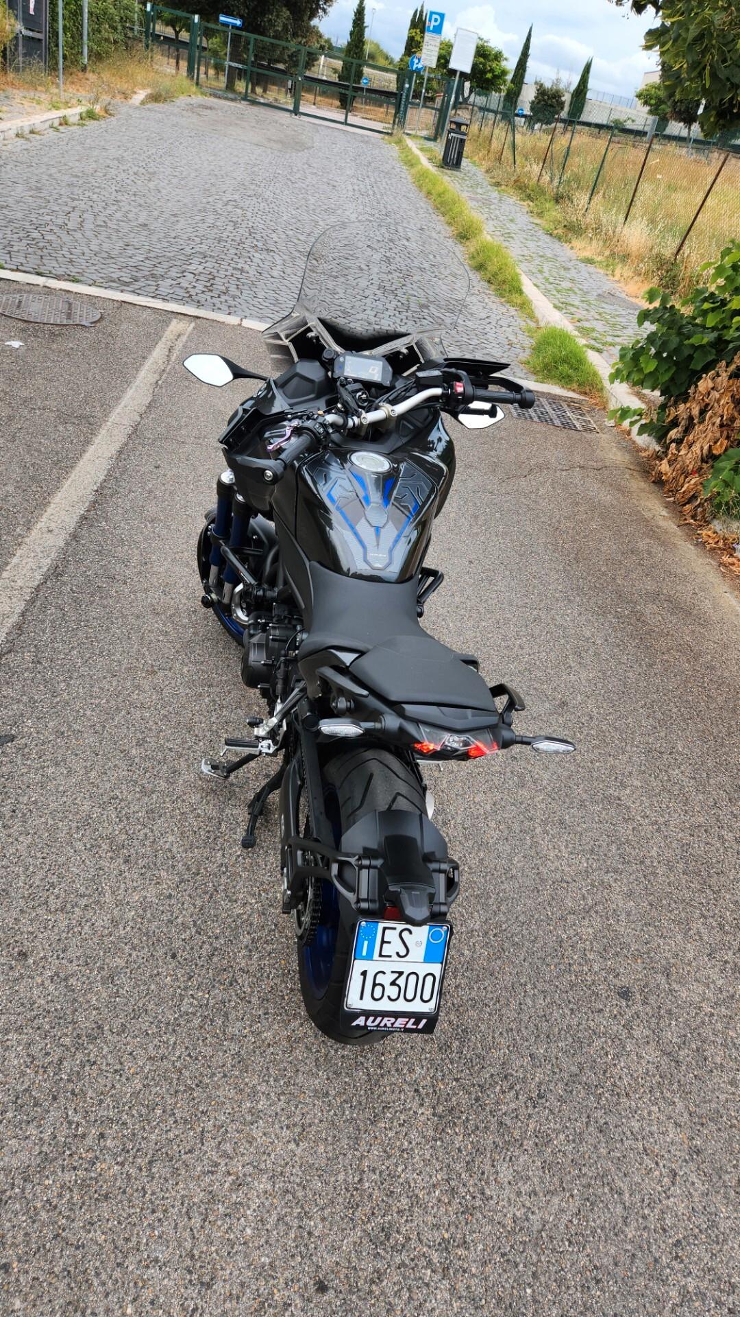 Yamaha Niken Gt