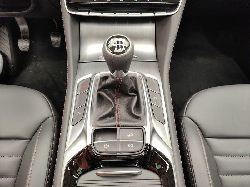 MG HS ICE 1.5T MT LUX Pebble Black DARK interior