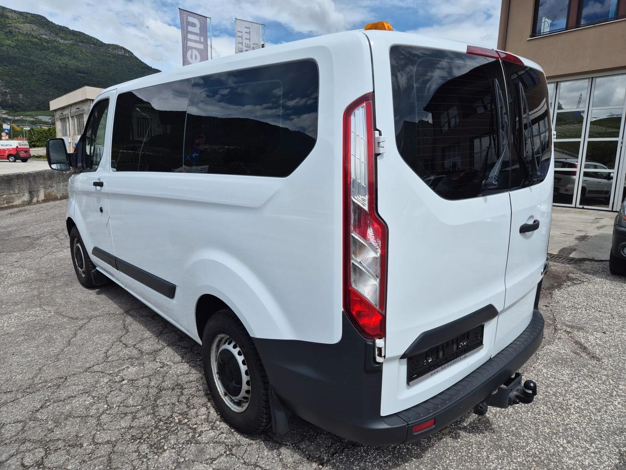 FORD TRANSIT 9 POSTI ''GANCIO TRAINO''