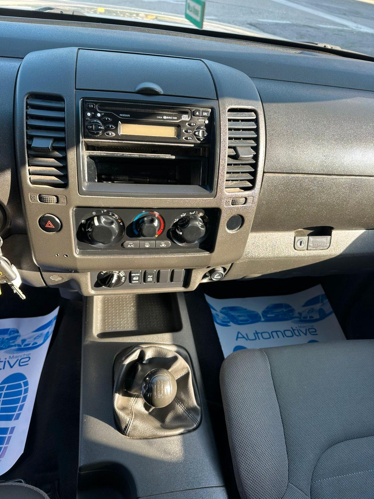 Nissan Navara Double Cab Navara d.cab 2.5 dci XE 174cv