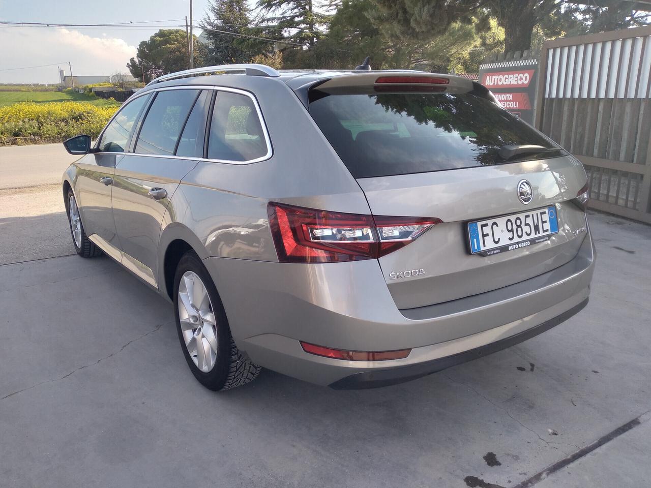 Skoda Superb 2.0 TDI DSG Wagon Executive