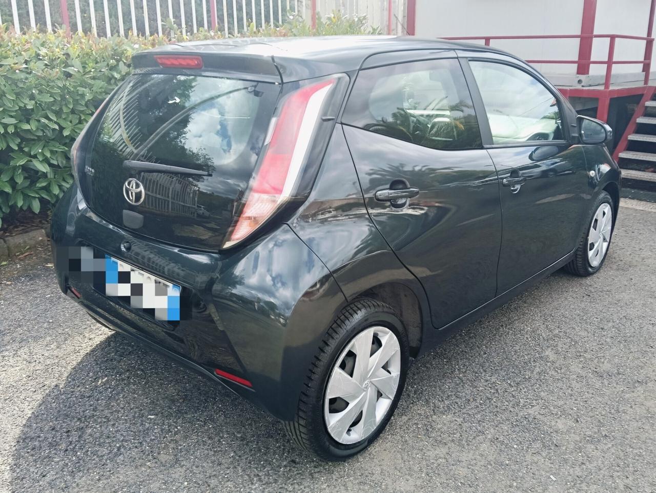 Toyota Aygo 1.0 VVT-i 72 CV 5 porte x-cool