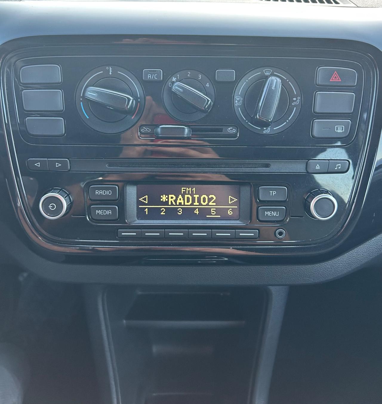 Volkswagen up! Neopatent. CAMBIO AUTOMATICO